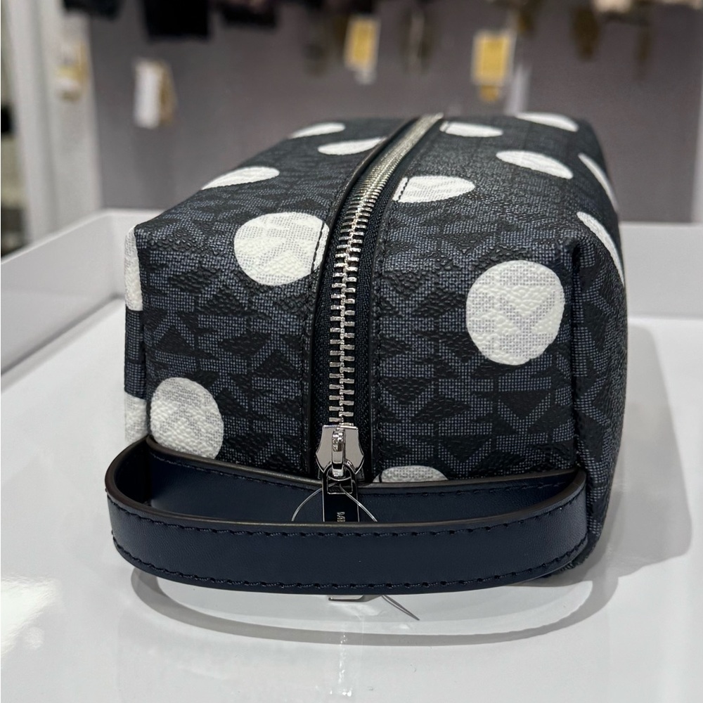 Navy Toiletry Bag with Water-Resistant Fabric and Compact Design - Picture 3 of 4